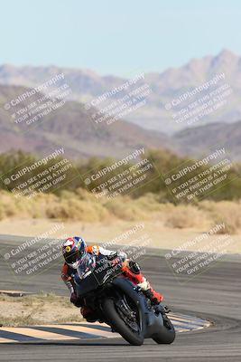 media/Nov-16-2025-Race Pace (Sun) [[8c5fa54630]]/Non Verified Riders (1st 20 Minutes)/2-Turn 10 (1010am)/